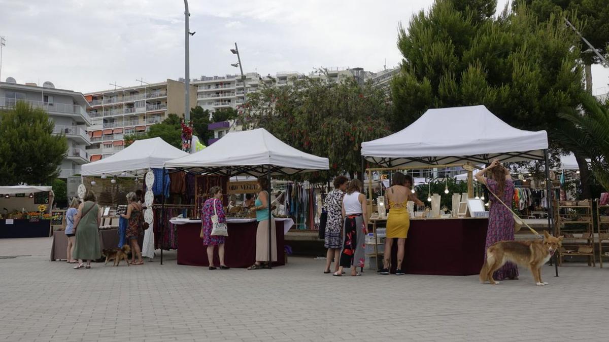 El ‘Hippy Market’ se sitúa en la plaza Jacques Sasson.