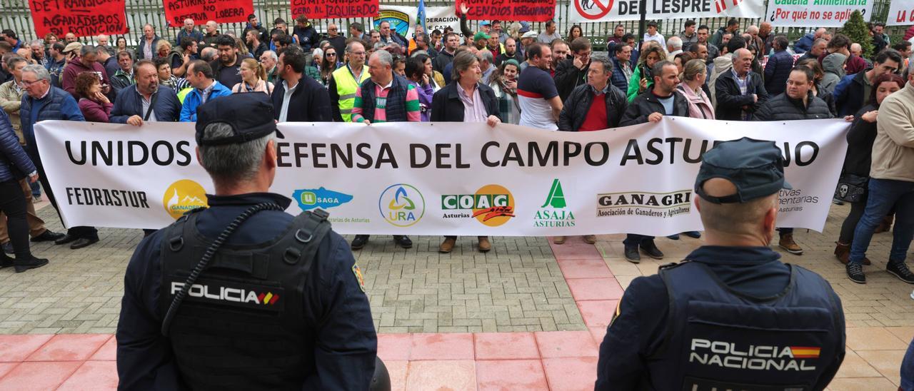 La revuelta del campo toma Oviedo: “Debiéramos ser el orgullo de cualquier asturiano, el cabreo es muy grande”