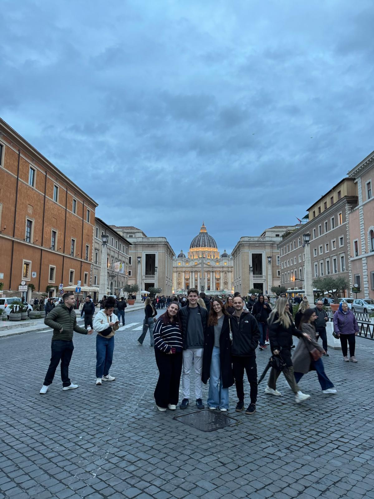 La estudiante de medicina Paula Barceló en el Vaticano