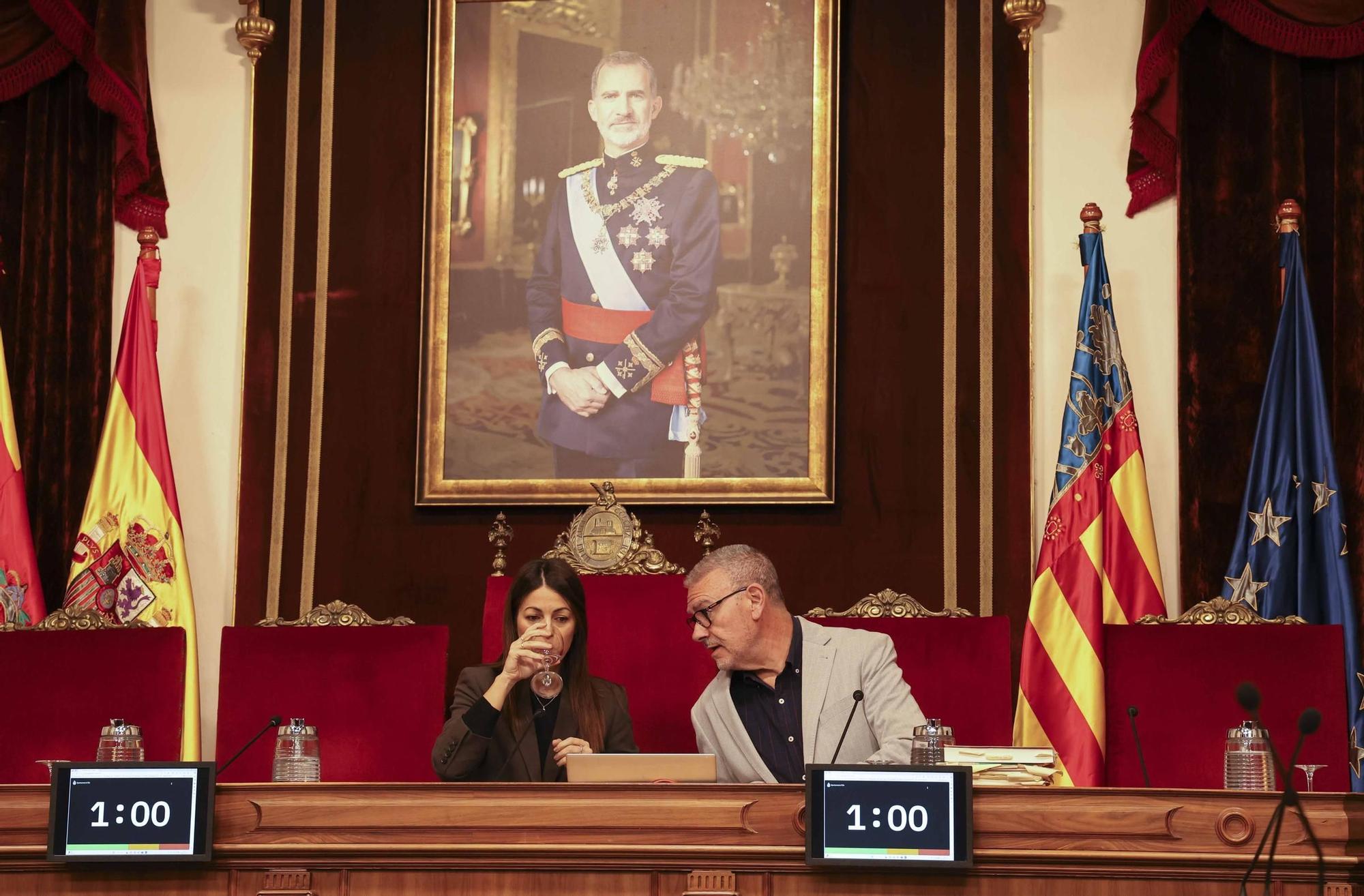 Pleno de ayuntamiento de Elche por la dimisión de José Navarro