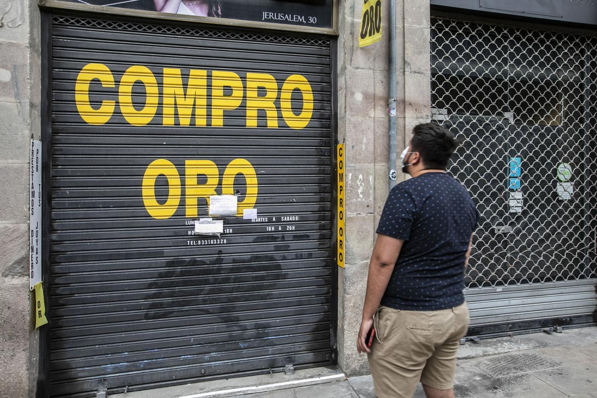 Imagen de archivo de una tienda de compra de oro cerrada, representando la caída del valor del metal precioso en las últimas semanas.