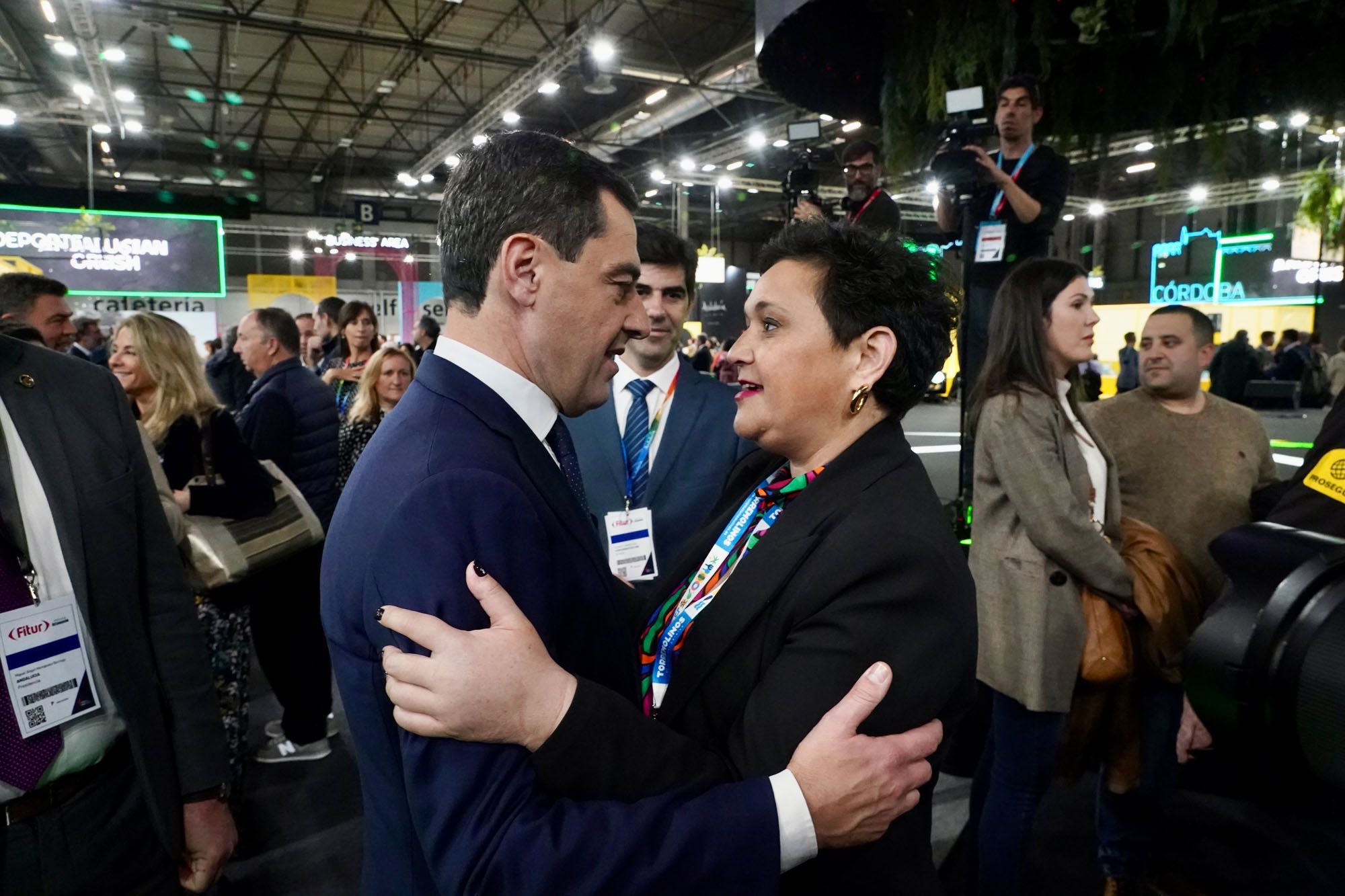 Juanma Moreno, en la jornada inaugural del stand de Andalucía en Fitur 2024.