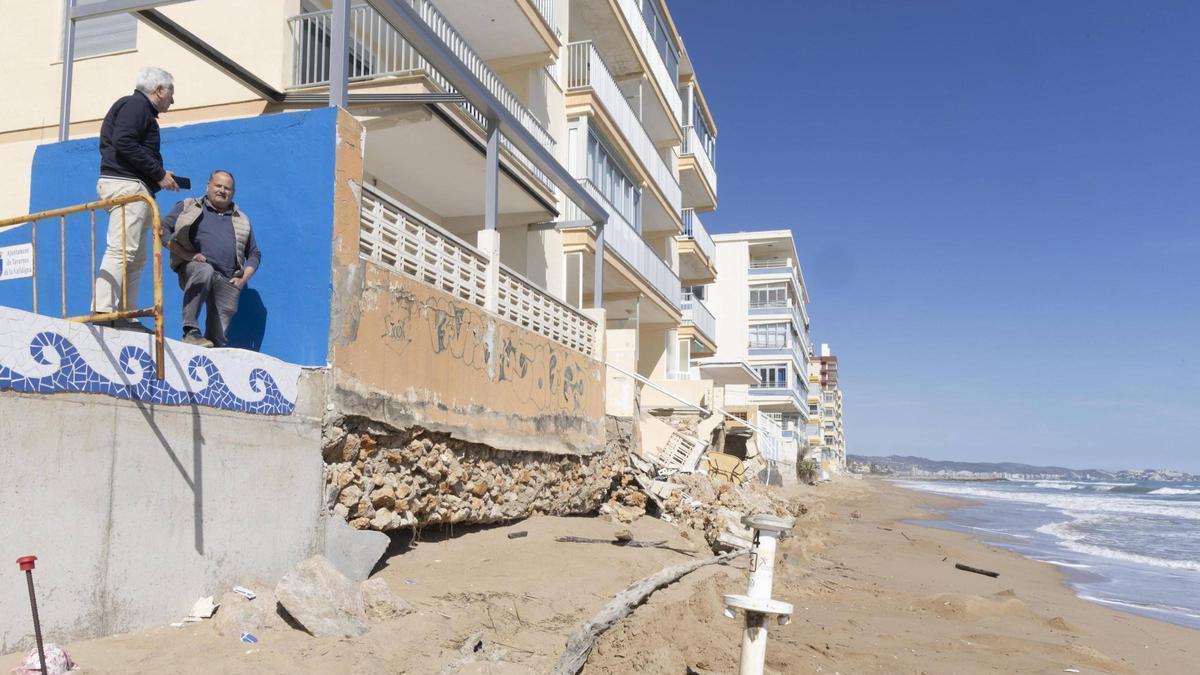 Estado de la playa de Tavernes de la Valldigna tras el paso de Harry.