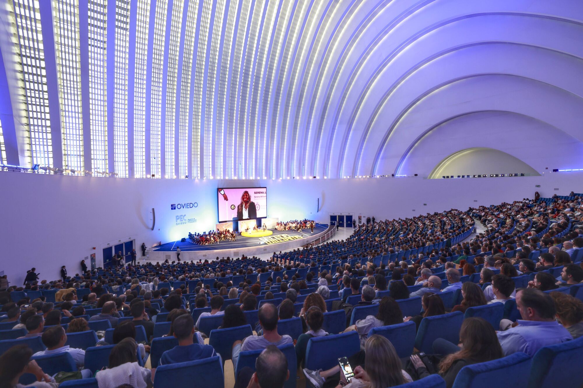 EN IMÁGENES: Encuentro de niños con Serena Williams en el Calatrava de Oviedo