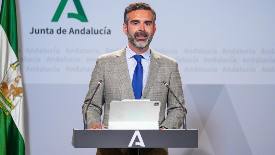 Andalucía rechaza el &quot;pacto unilateral&quot; entre el Gobierno y Canarias para el reparto de inmigrantes