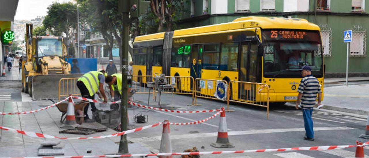 Obras de la MetroGuagua en Alcaravaneras en 2017.