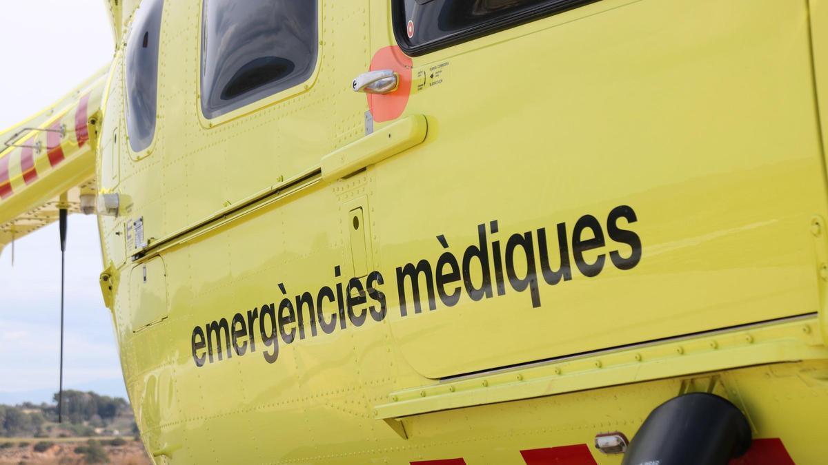 El lateral de una ambulancia del SEM