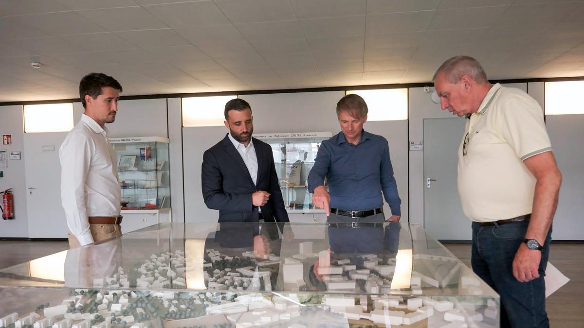 La delegación saguntina, en plena visita a la ciudad alemana.