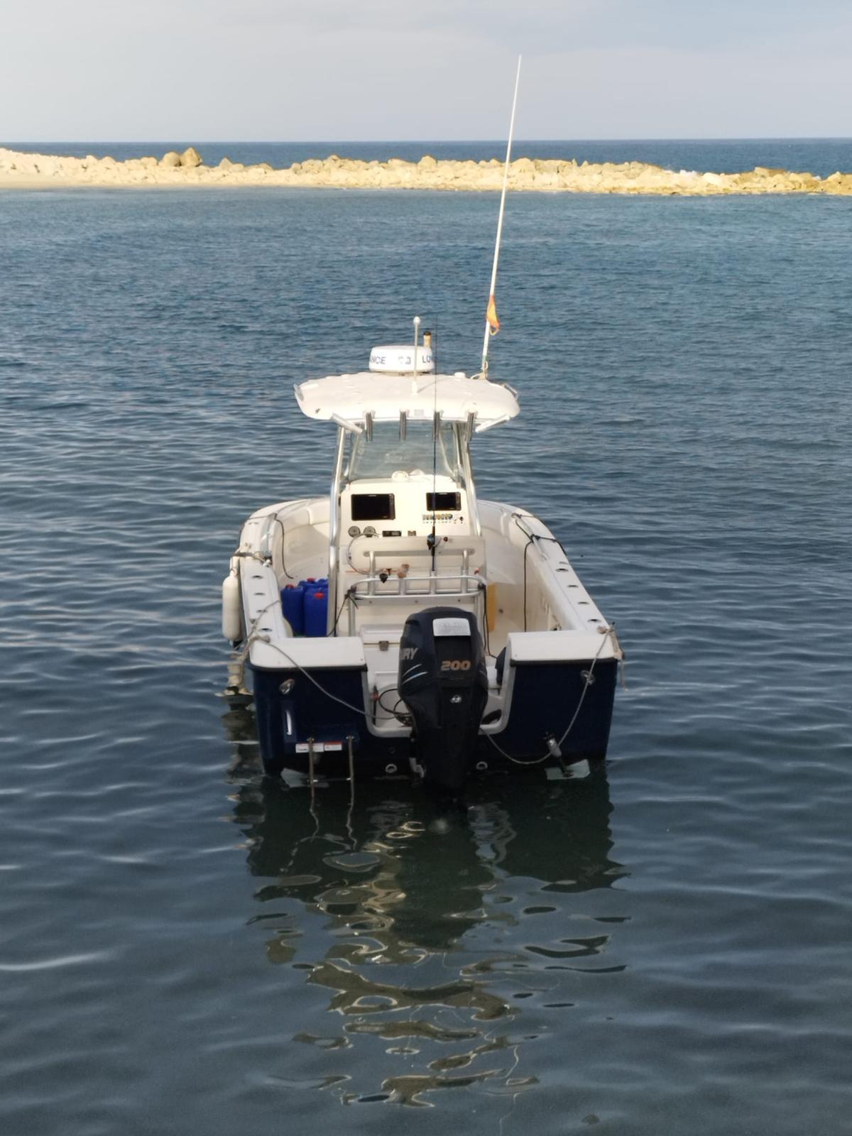 La embarcación recuperada en El Campello.