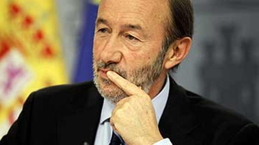 Rubalcaba: &quot;Zapatero quiere un Gobierno con un presidente y 15 portavoces&quot;