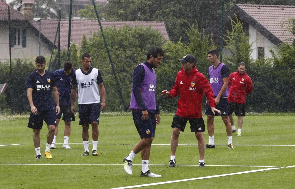 Negredo, uno de los protagonistas del lluvioso día