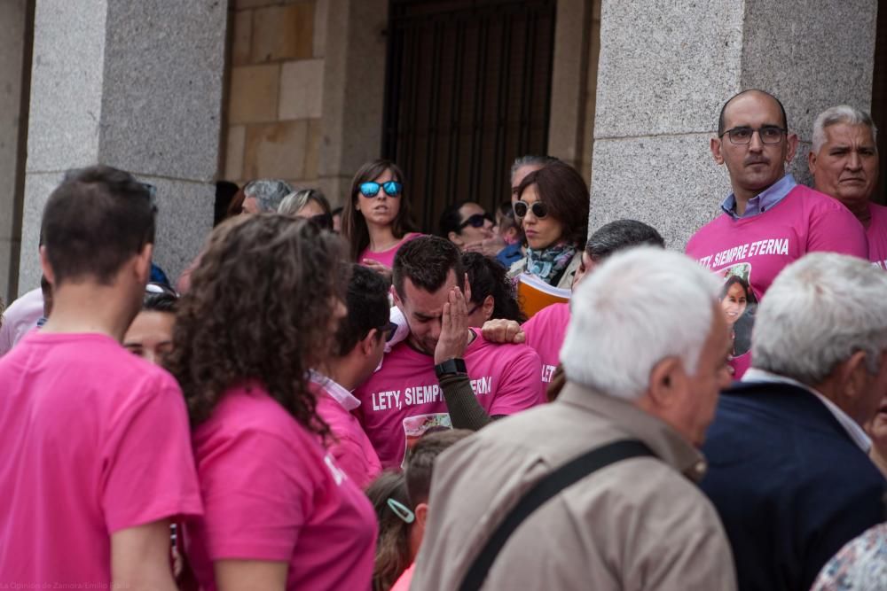 Concentración en recuerdo de Leticia Rosino