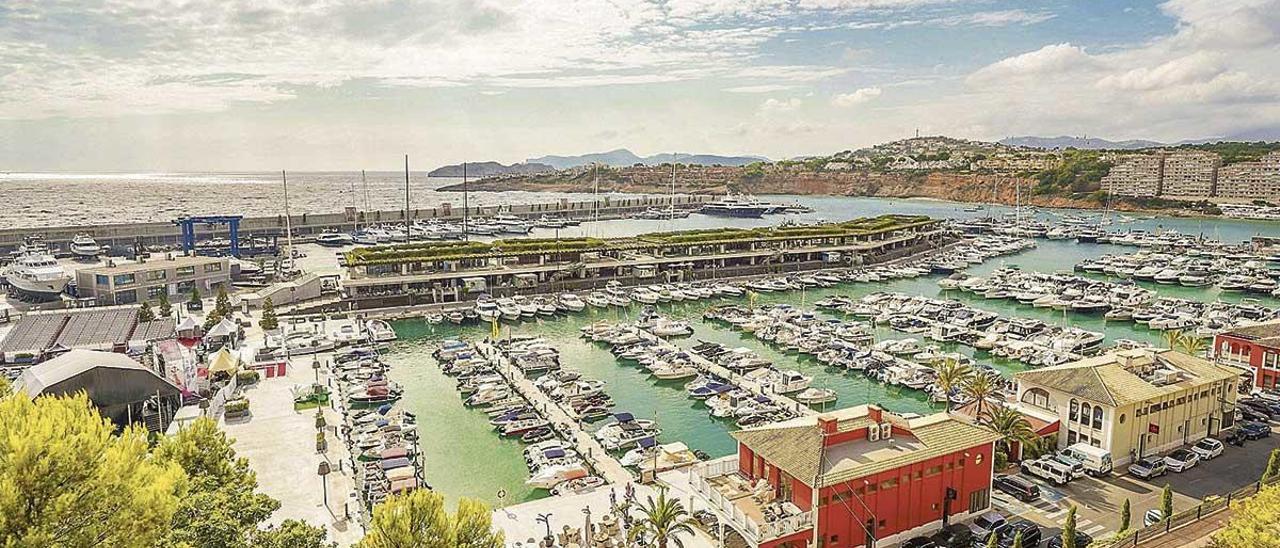 Las previsiones de la actividad en Port Adriano, en la imagen, han caído con las restricciones británicas, alemanas y suizas.