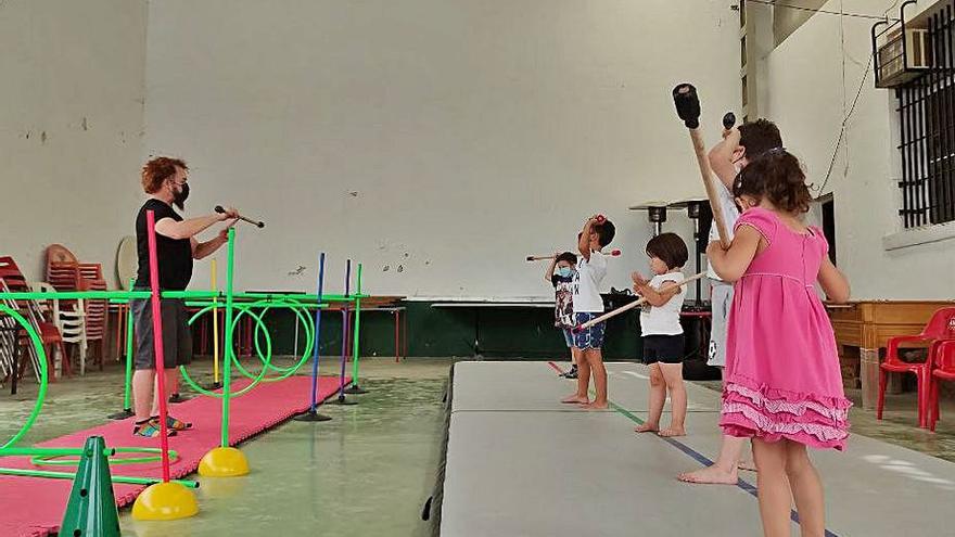 También se han realizado sesiones de baile, defensa personal o capoeira.