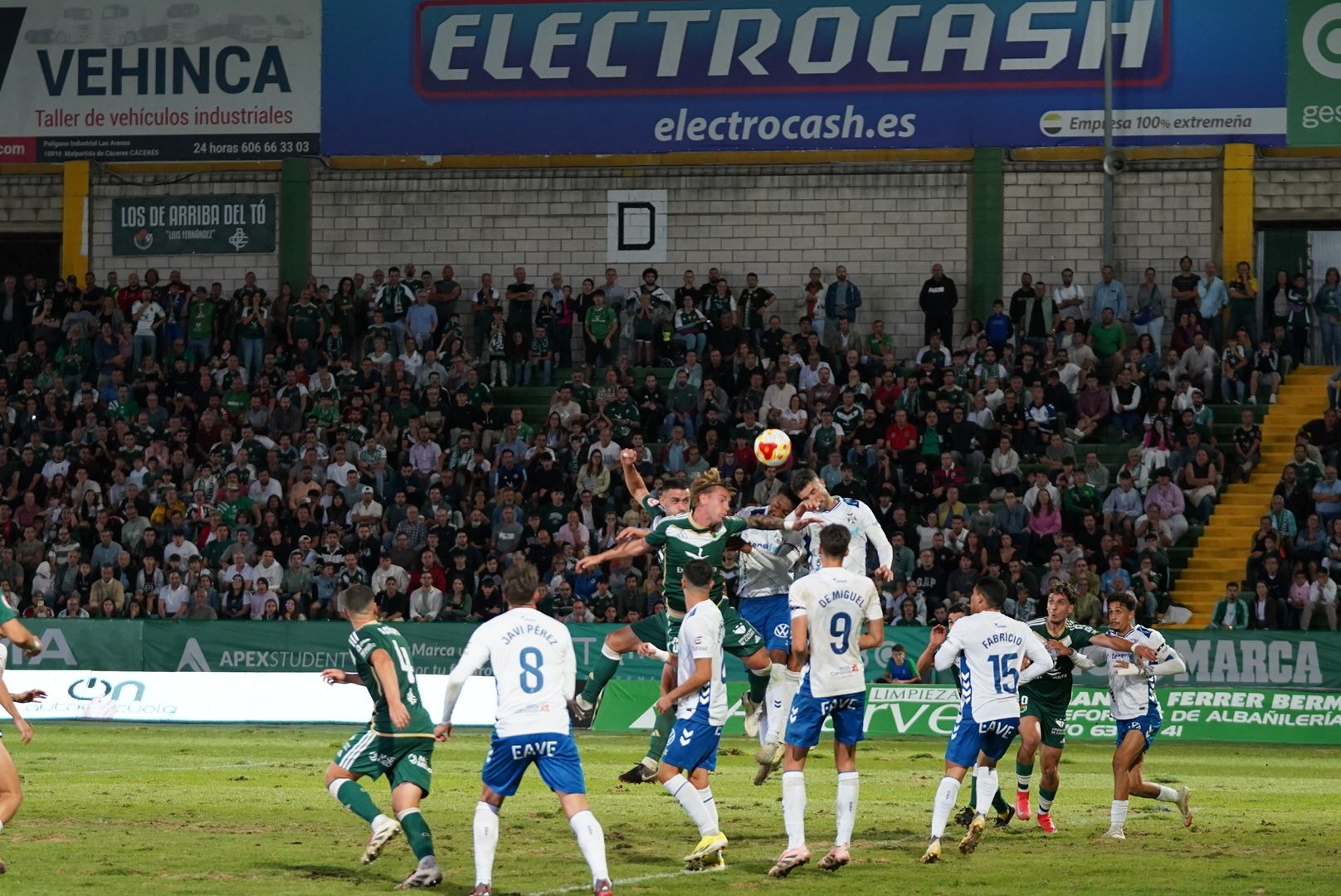Las imágenes del Cacereño-Tenerife