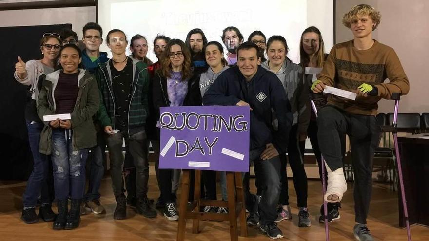 Los alumnos de 2.º curso del Bachillerato de Ciencias, en el salón de actos del Instituto de Infiesto.