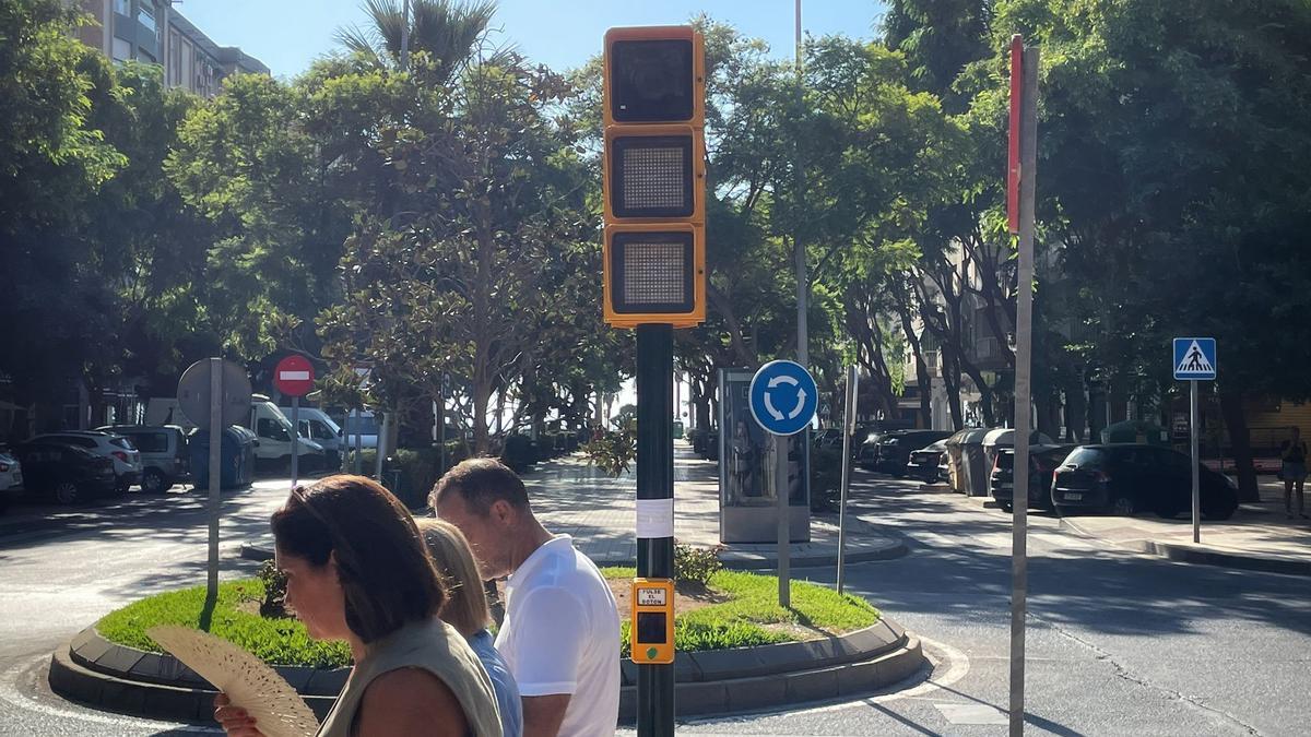 Semáforo Chiquito de la Calzada en Málaga | ¿Qué le pasa al semáforo de  Chiquito de Calzada?