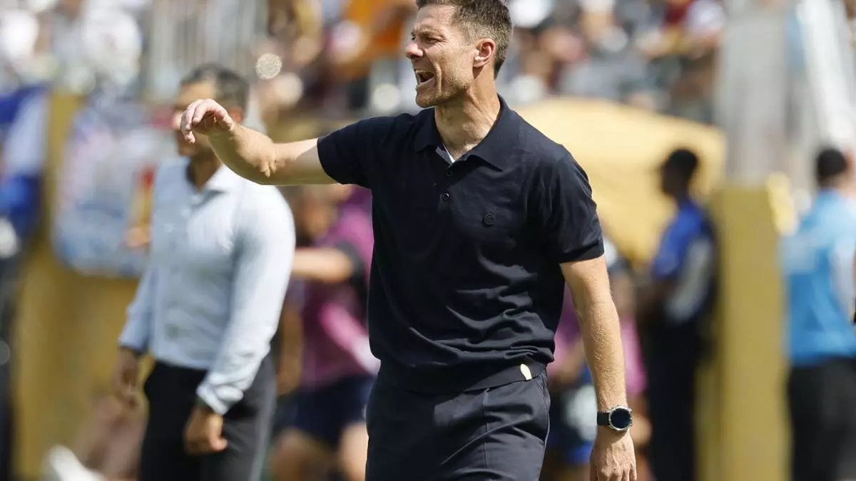Xabi Alonso: "Asencio no deber赤a haber cometido ese error. Hablaremos con 谷l"