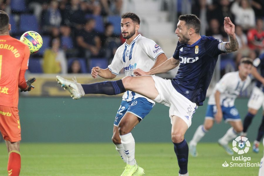 En imágenes: así fue el Tenerife-Real Oviedo disputado en el Heliodoro