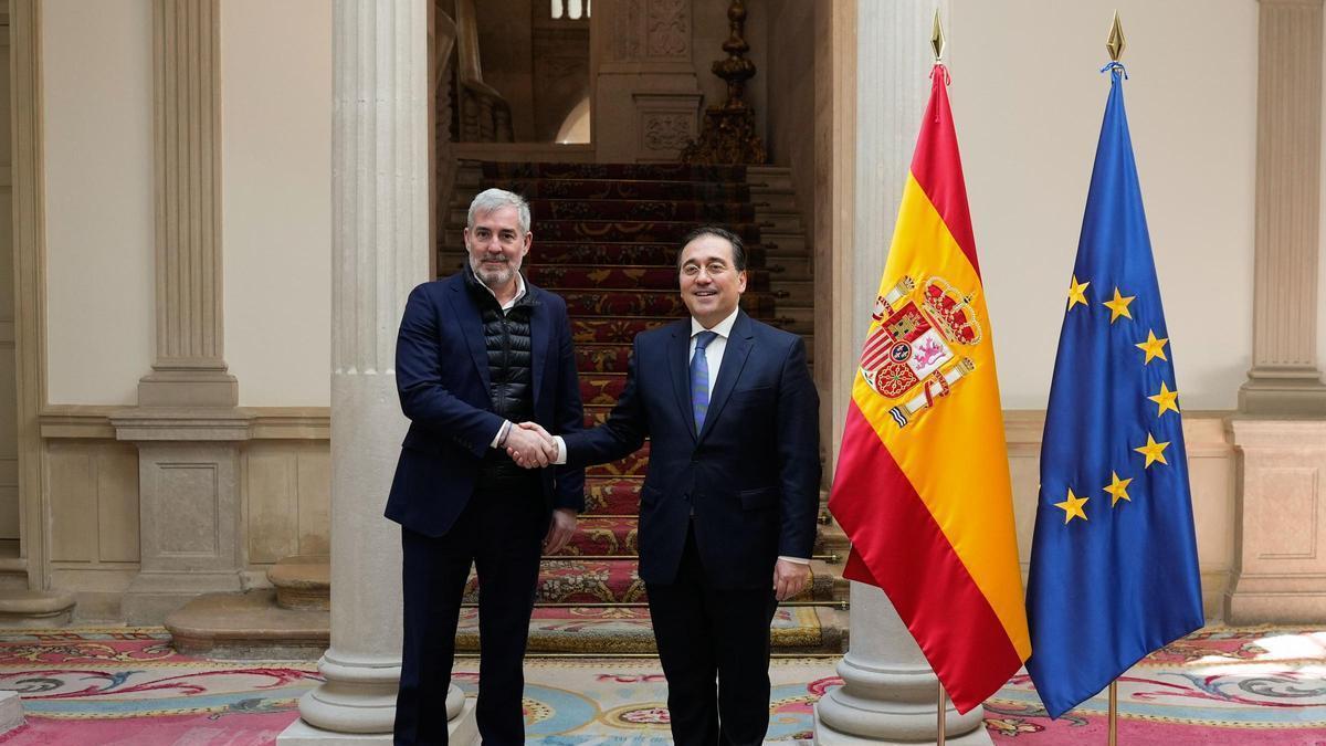 Reunión del ministro José Manuel Albares con el presidente de Canarias Fernando Clavijo