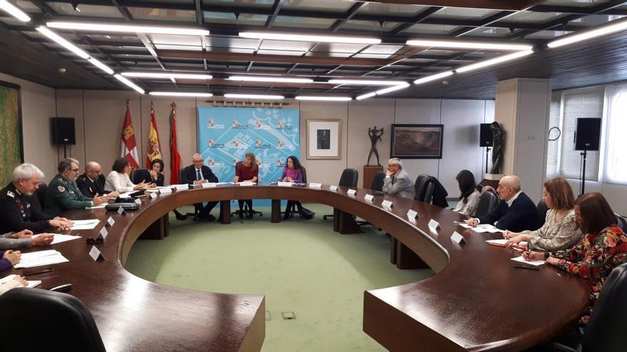 Un momento de la comisión celebrada esta mañana en la delegación territorial de la Junta.