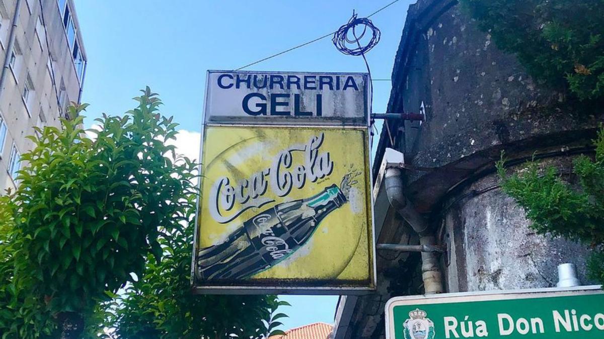 Letrero de la Churrería Geli, en la calle Don Nicolás. 