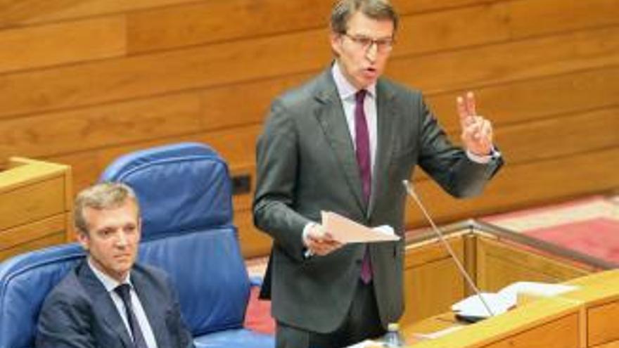 Feijóo interviene en el Parlamento gallego, esta mañana.