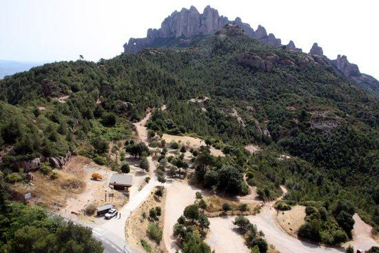 Accessos tallats al massís de Montserrat per alt risc d'incendi
