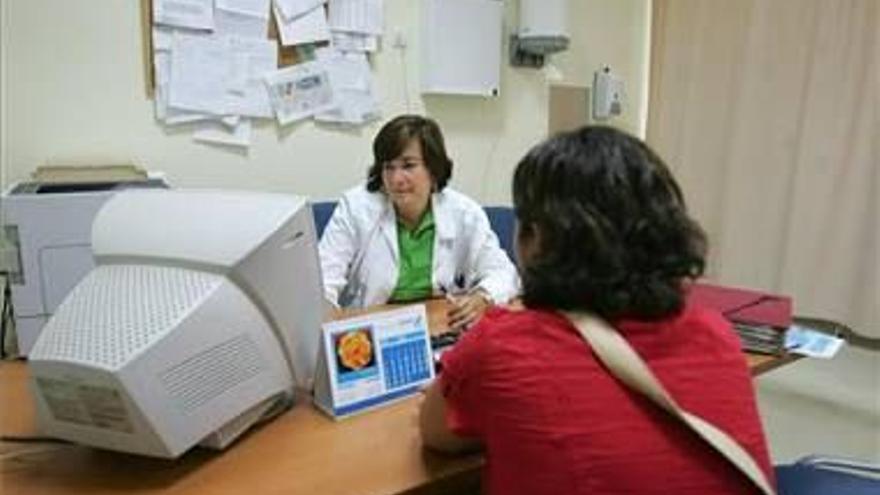 Las mujeres faltan más al médico