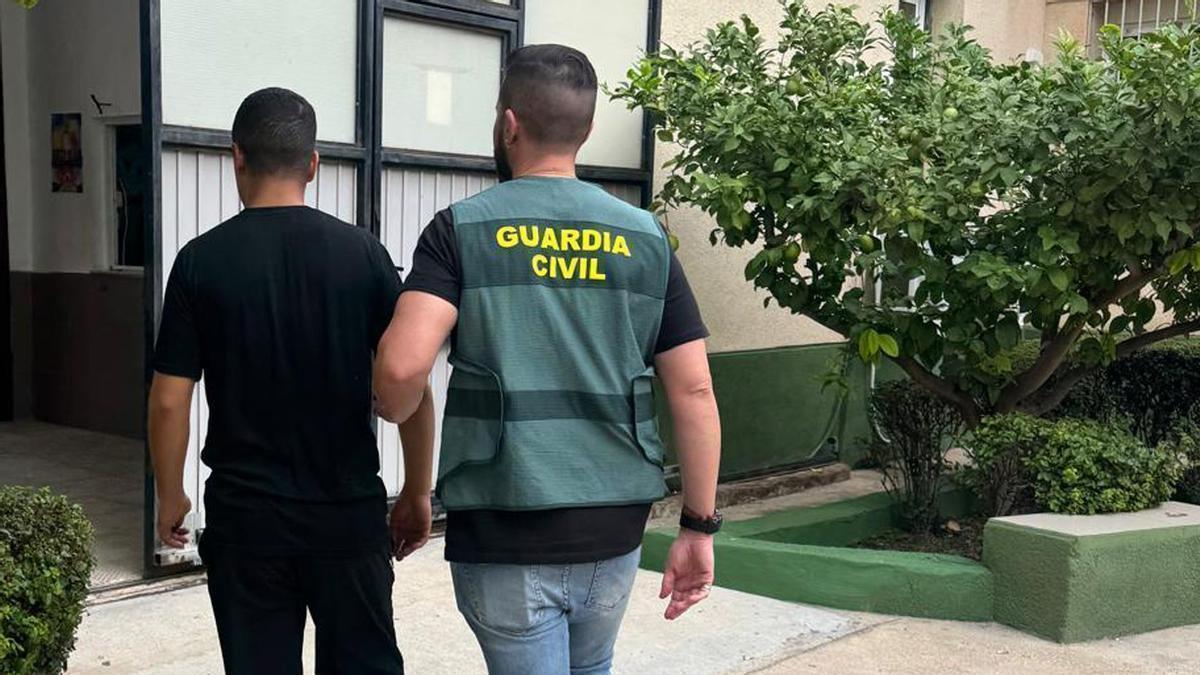 Arresto de uno de los presuntos autores de los hechos.
