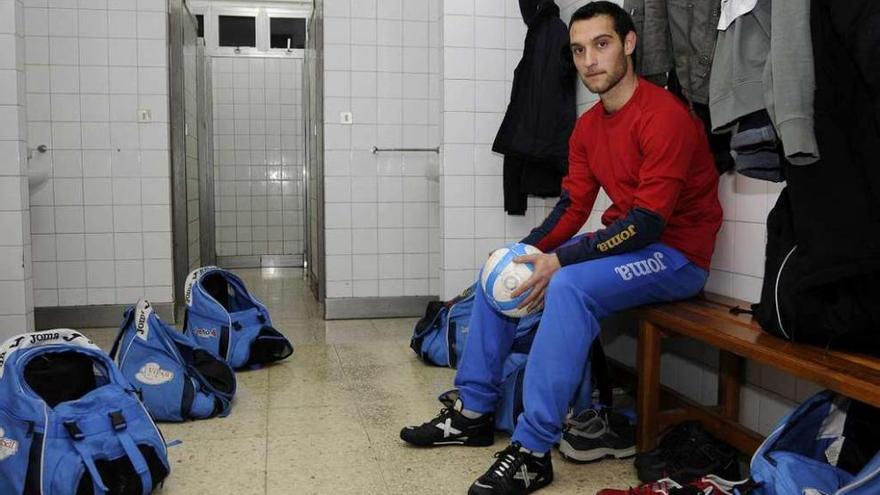 Moro, ayer, antes del inicio del entrenamiento de su equipo. // Bernabé/Javier Lalín