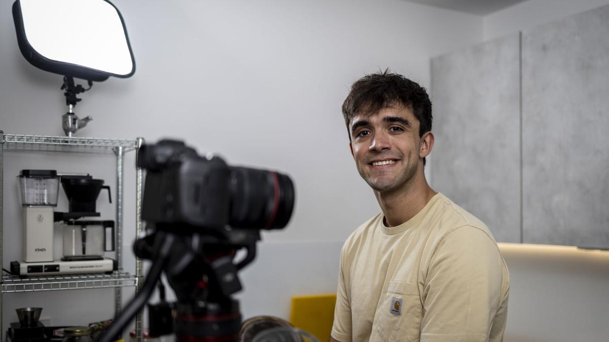 Diegodoal posa para una entrevista a este diario.