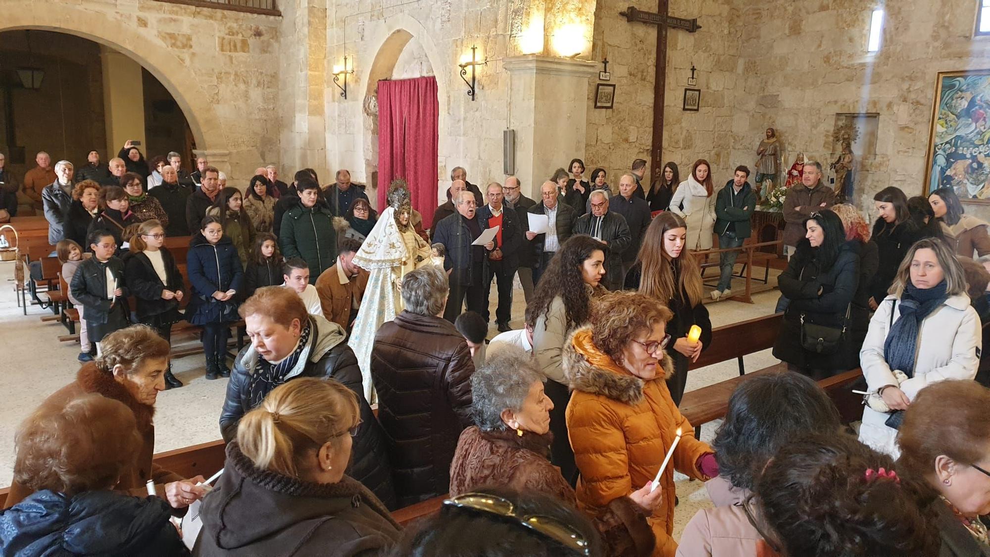 GALERÍA | Fiesta de las Candelas y coplas al gallo en Venialbo