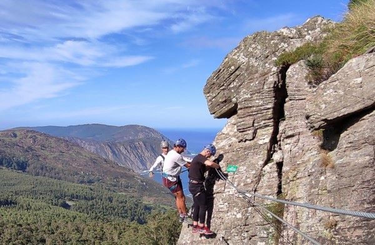 Esta vía ferrata gallega es todo un reto no apto para personas con vértigo.