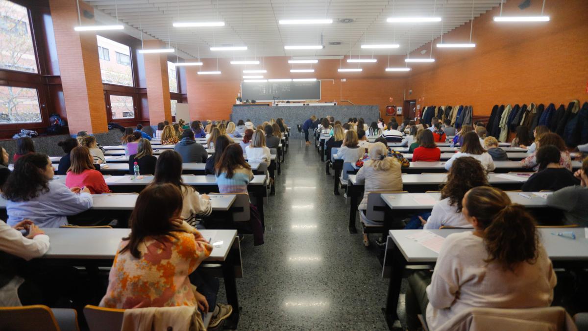 Opositores de Enfermería preparados para empezar el examen el pasado 27 de noviembre.