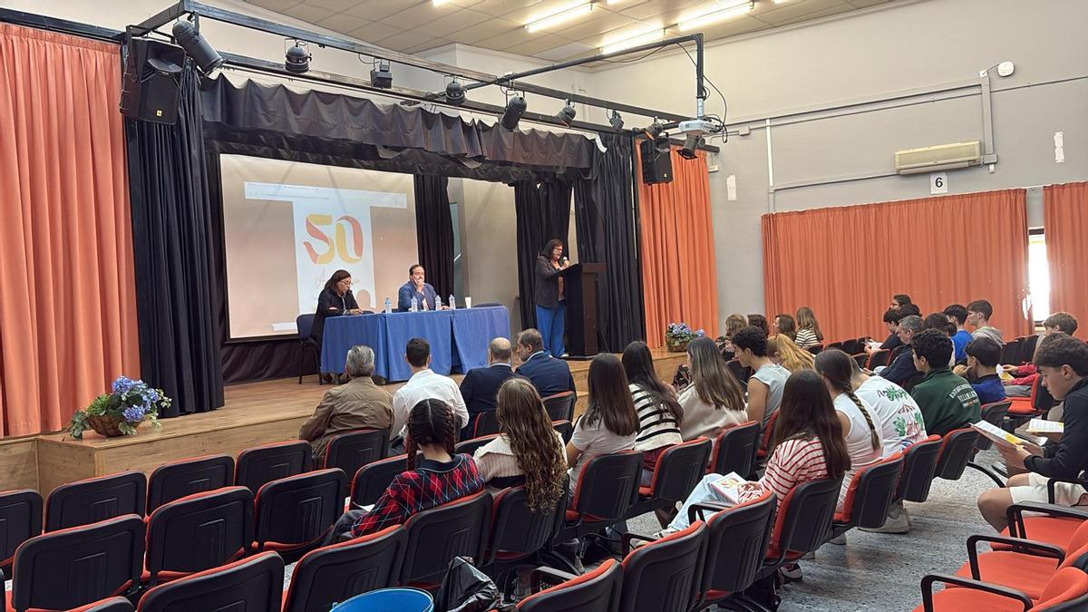 Acto oficial del inicio del programa de actividades que conmemorarán el 50 aniversario del IES Vicente Aleixandre de Triana