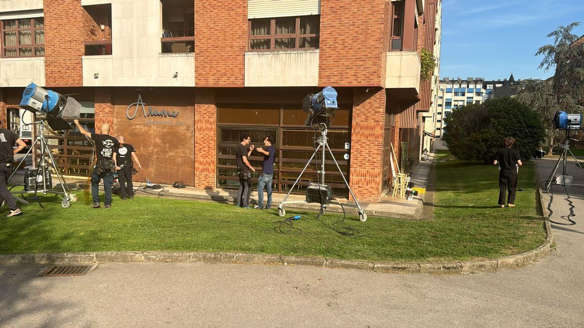 VÍDEO: Espectacular montaje para un rodaje televisivo en Oviedo: lo que se sabe de la producción que llegará a todos los hogares de España