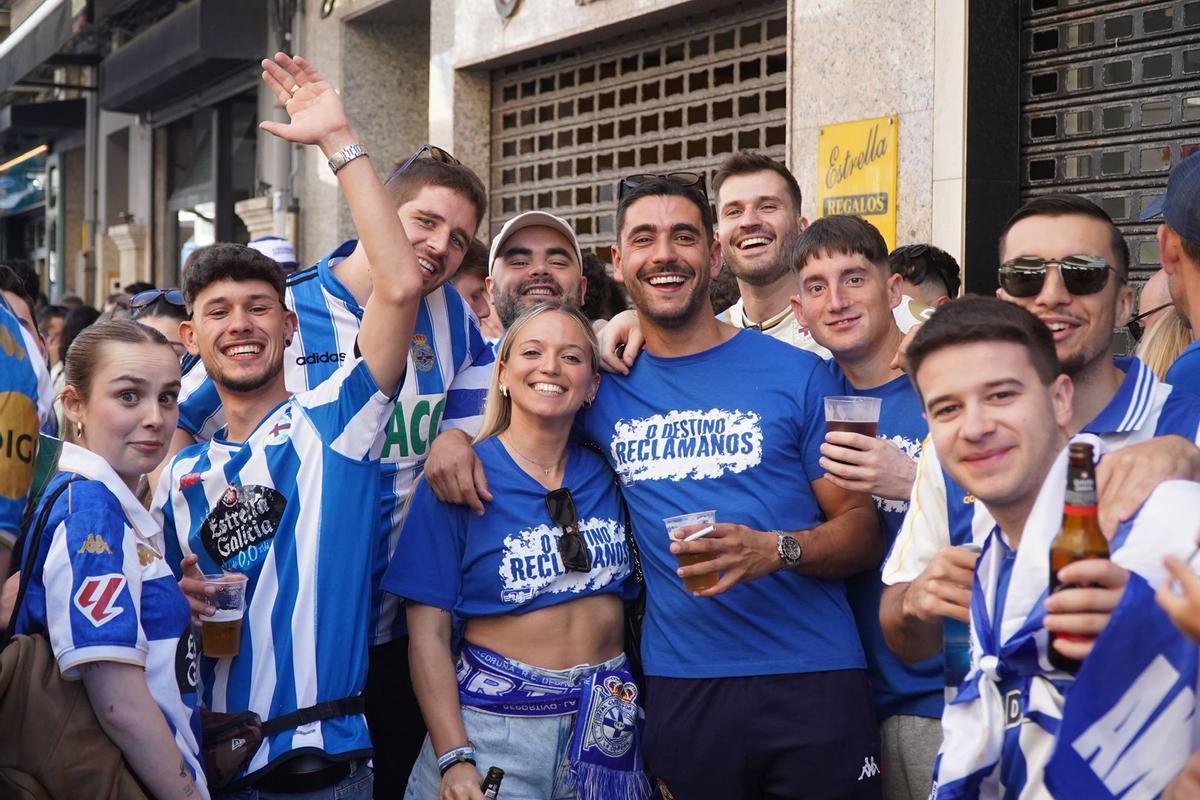 Así fue el ambiente en la calle San Juan y por toda A Coruña antes del Deportivo-Las Palmas