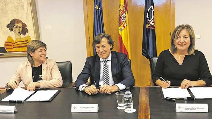 Conchi Bellorín, José Ramón Lete y Fanny Tur, ayer.