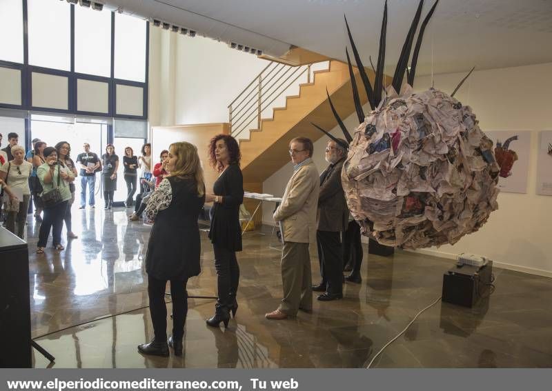 GALERÍA DE FOTOS -- La Galería Octubre muestra las posibilidades artísticas del papel en la exposición 'Empapel-arte'
