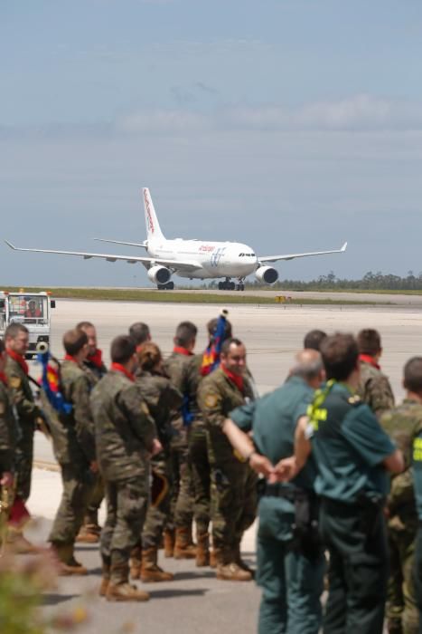 Llegada al aeropuerto de Asturias de los militares procedentes de Polonia