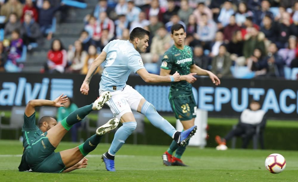 Las mejores imágenes del encuentro entre vigueses y sevillanos en el estadio vigués.