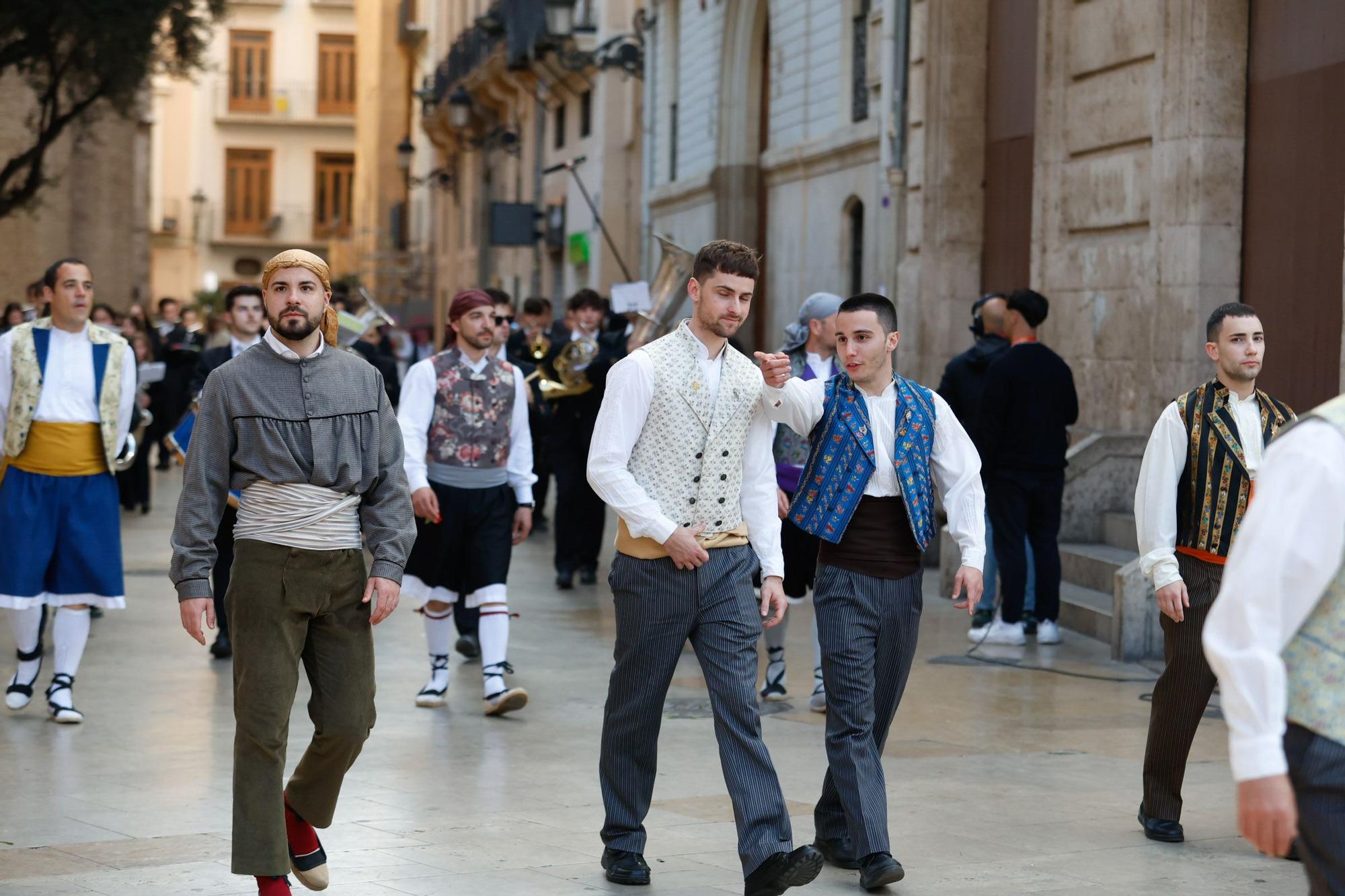 Búscate en el primer día de la Ofrenda en la calle San Vicente entre las 18:00 y las 19:00