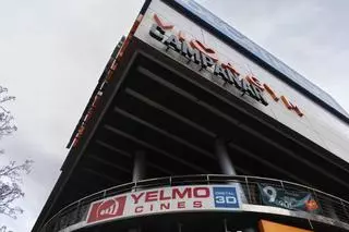 Escola Valenciana y Compromís cargan contra los cines Yelmo por "discriminación lingüística"