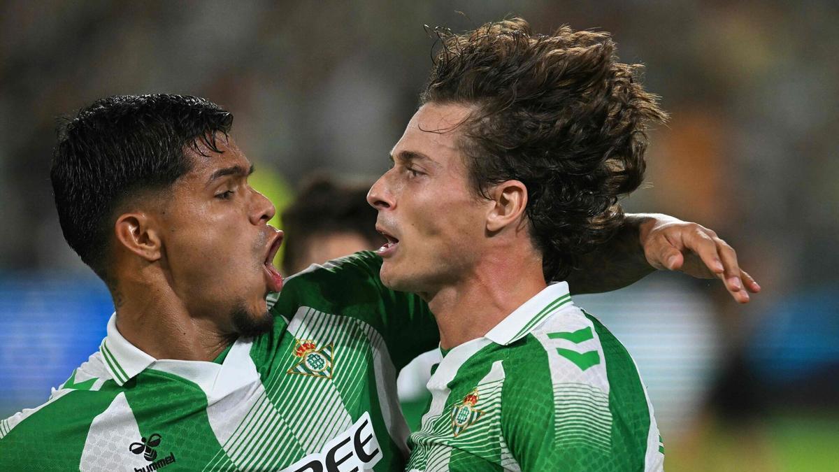Photo: elperiodico.com Rodrigo Riquelme Goal Gives Real Betis Opening Win Over Real Sociedad in LaLiga