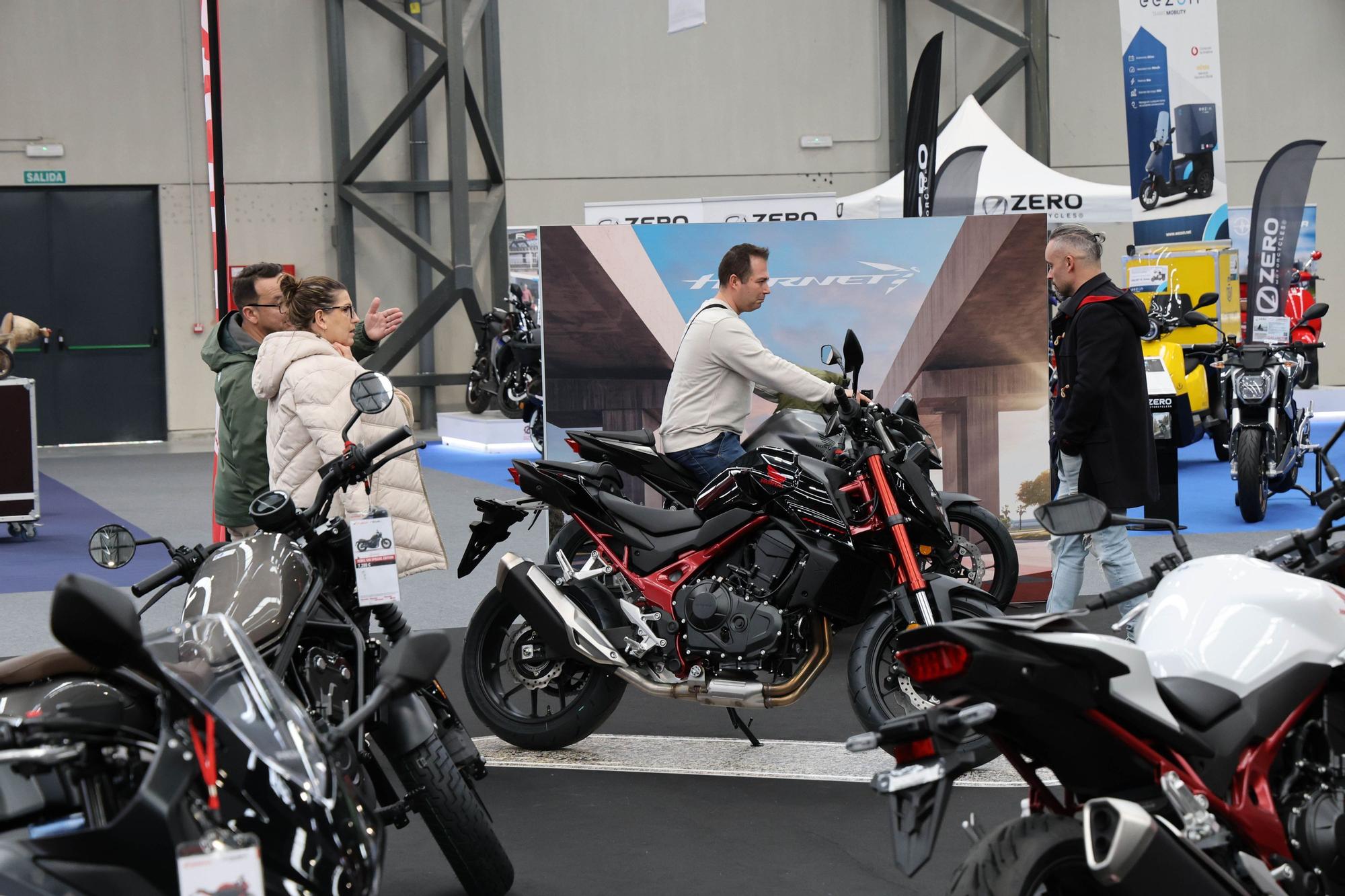 Un paseo entre coches y motos en Vigo