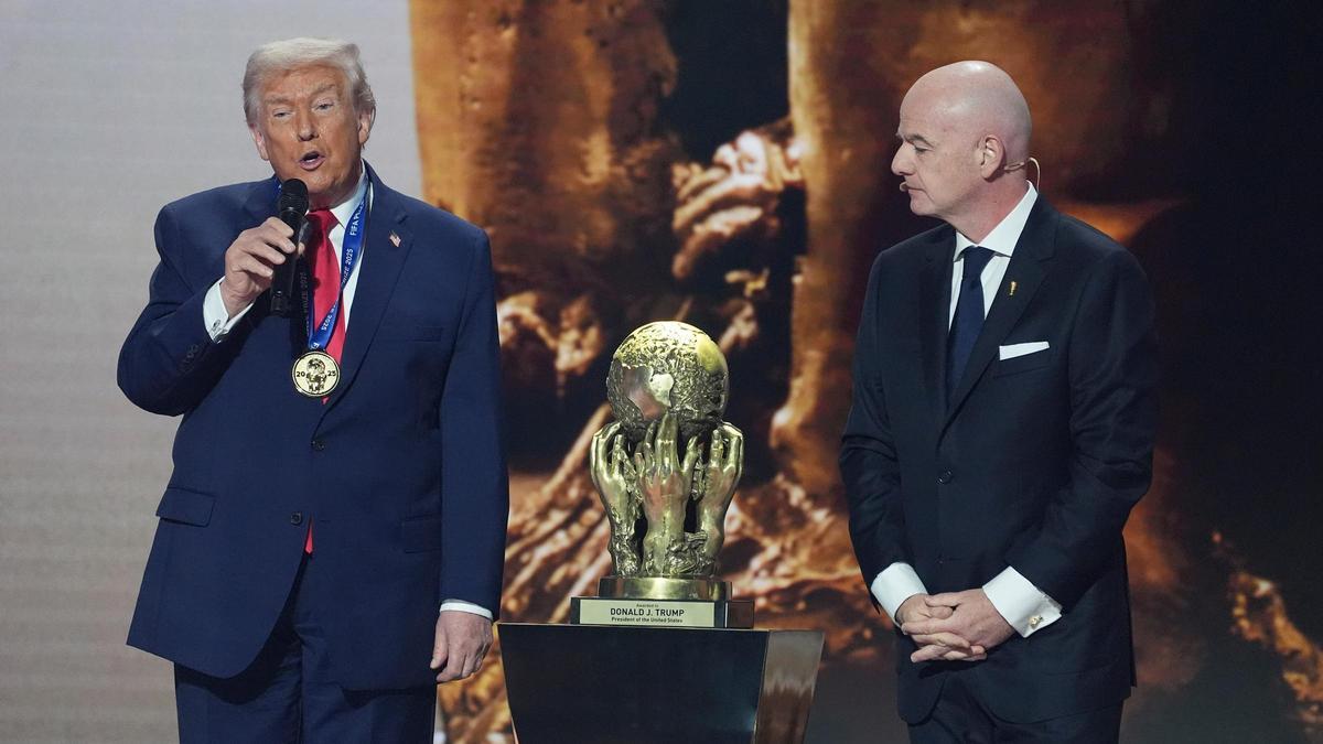 Gianni Infantino y Donald Trump durante el sorteo del Mundial 2026