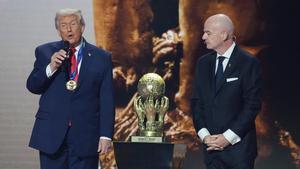 Gianni Infantino y Donald Trump durante el sorteo del Mundial 2026