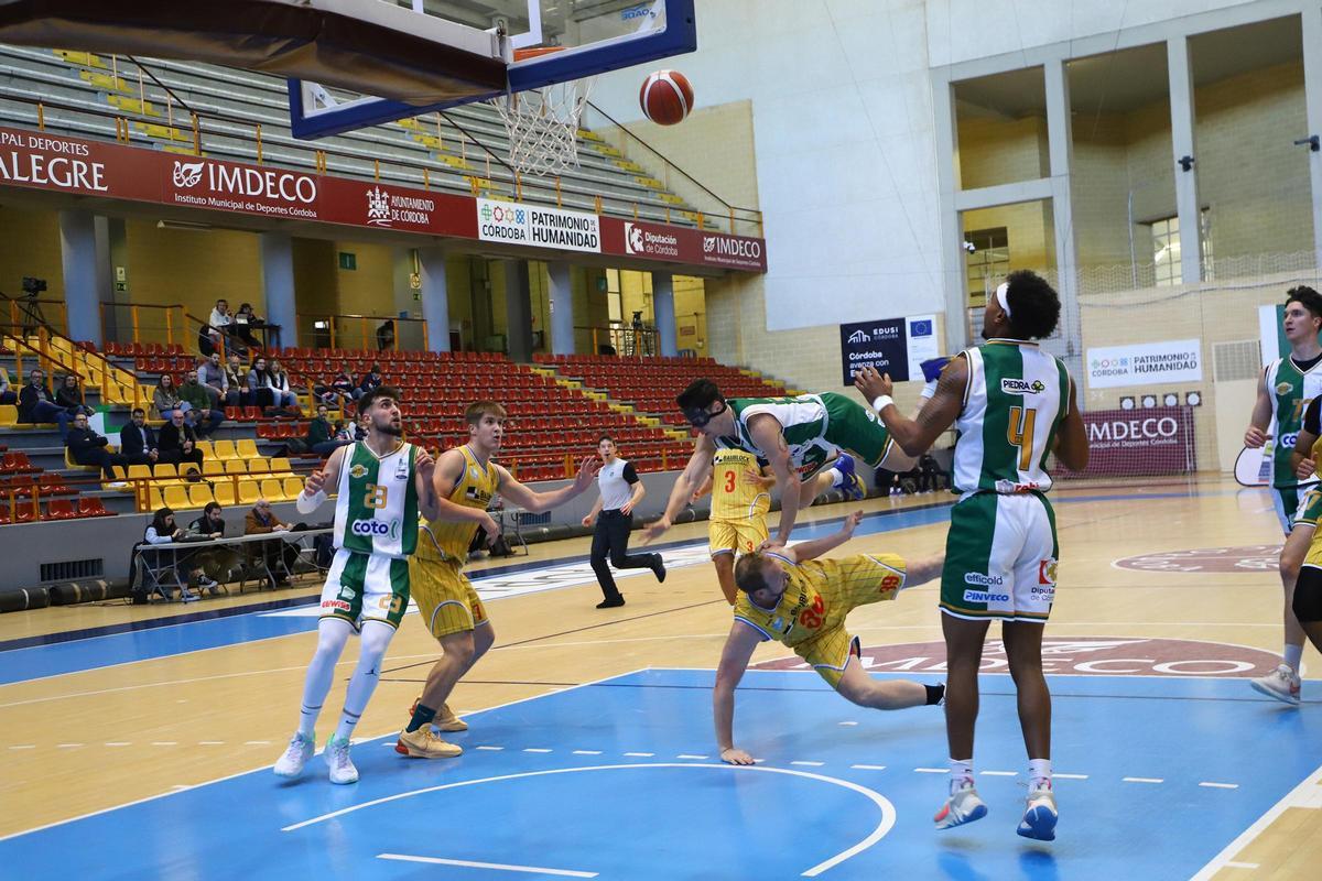 Coto Córdoba Baloncesto-Portuense: el partido de Liga EBA en imágenes