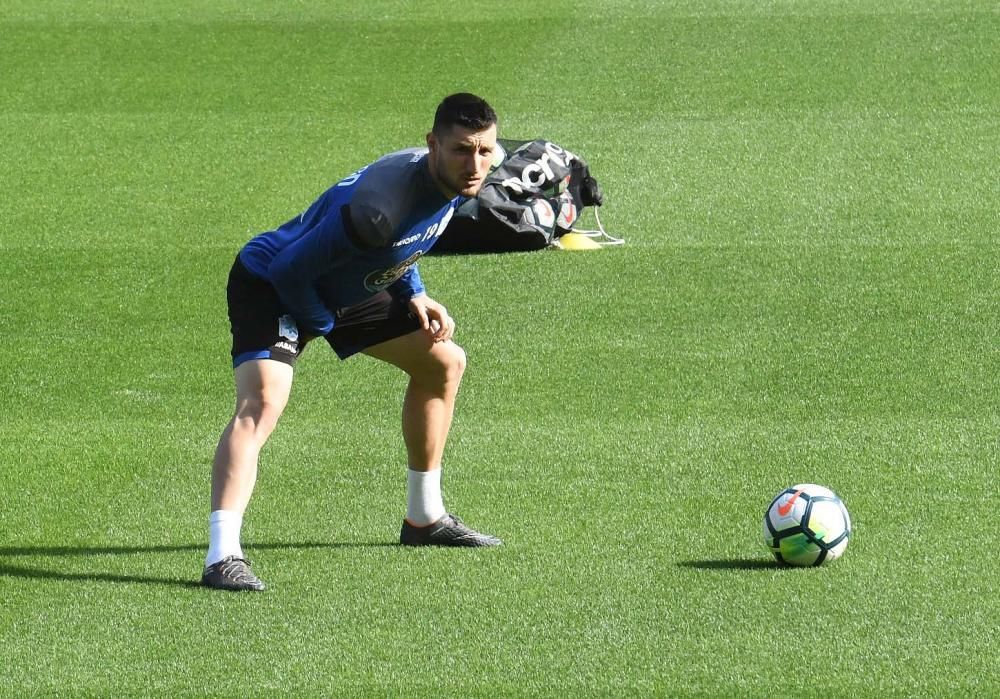 El Dépor se entrena antes de recibir al Barça